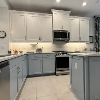 Sarasota cabinet painting - Island and perimeter finished in warm neutrals